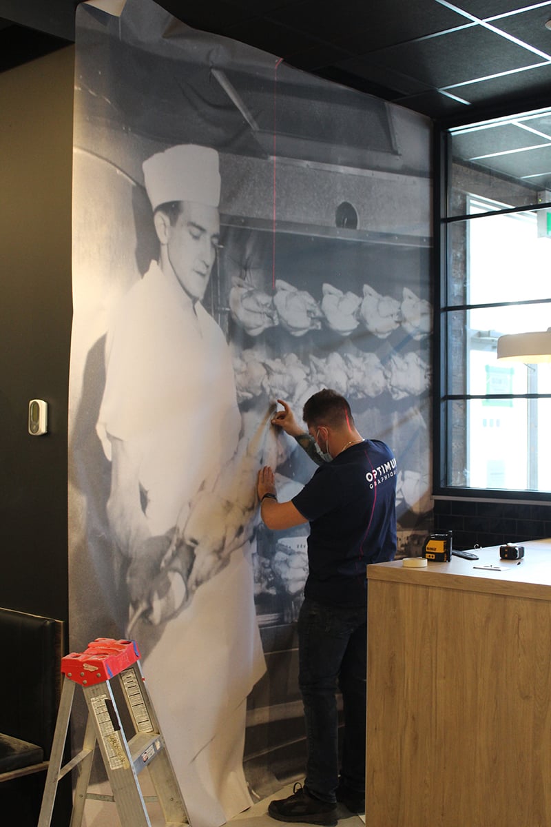 layout-and-signage-wall-mural-installater